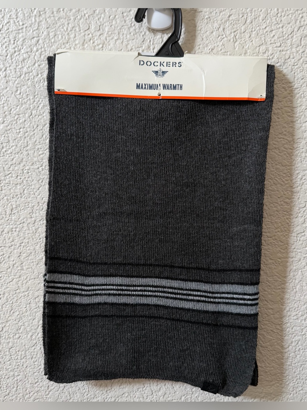 Dockers Scarf Mens One Size Gray Charcoal Stripe Knit Maximum Warmth Winter $36